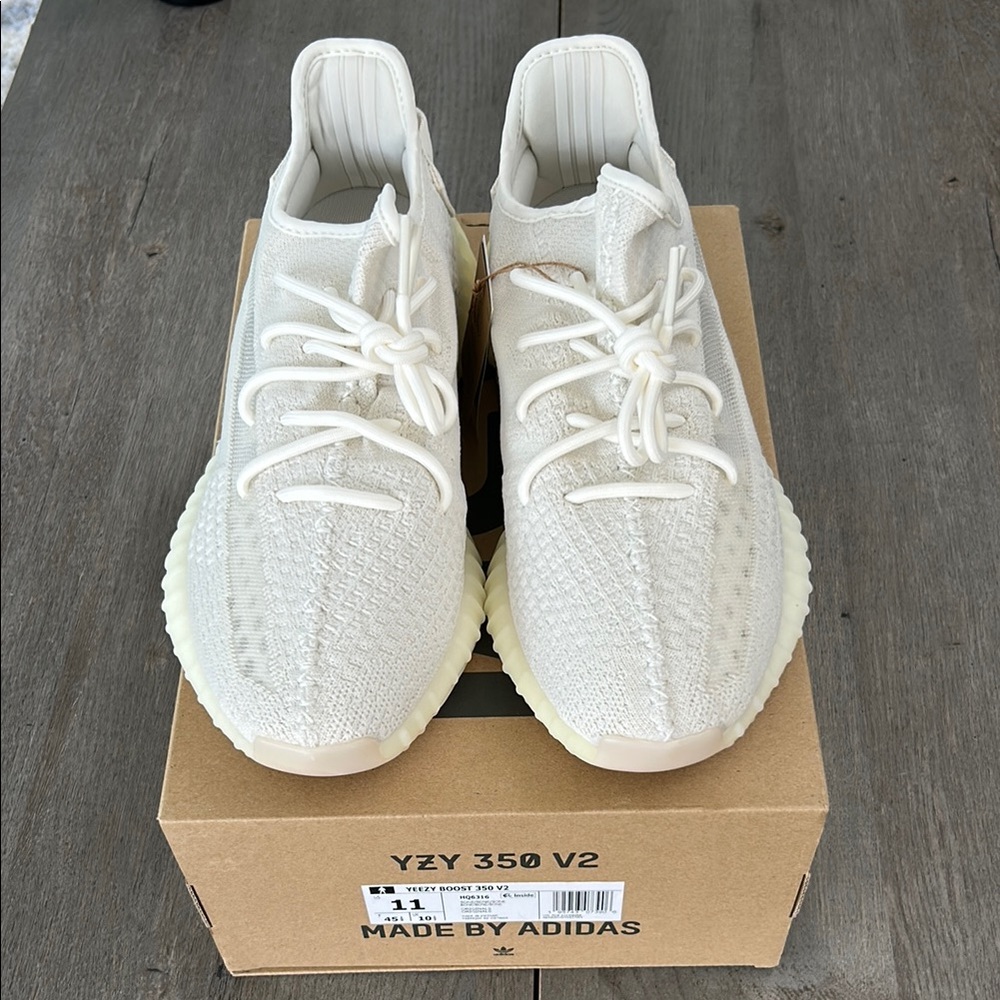 NWT Adidas Yeezy Boost 350 V2 - Bone
